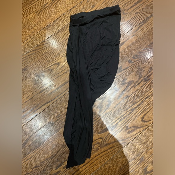 UK2LA black Skirt - Picture 3 of 5